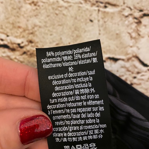 NWOT Victoria’s Secret Ultimate Mesh Leggings - Picture 7 of 7